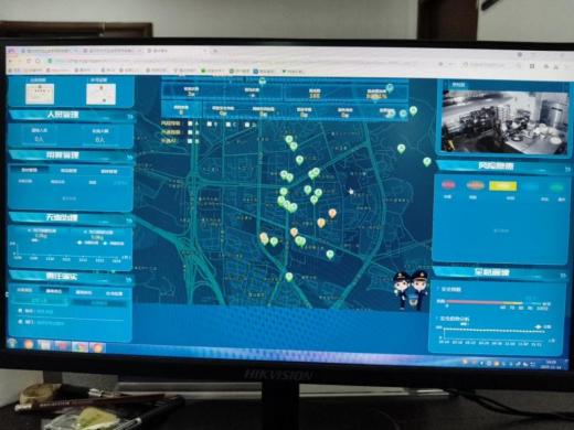 重慶市大渡口區(qū)“互聯(lián)網(wǎng)+明廚亮灶+AI攝像頭”嚴(yán)守食品安全防線